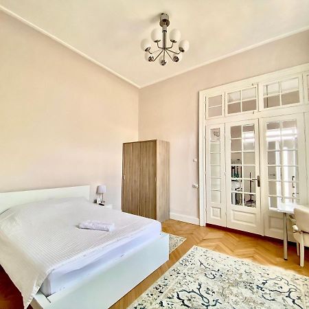 Km 0 Studio Bukarest Kültér fotó