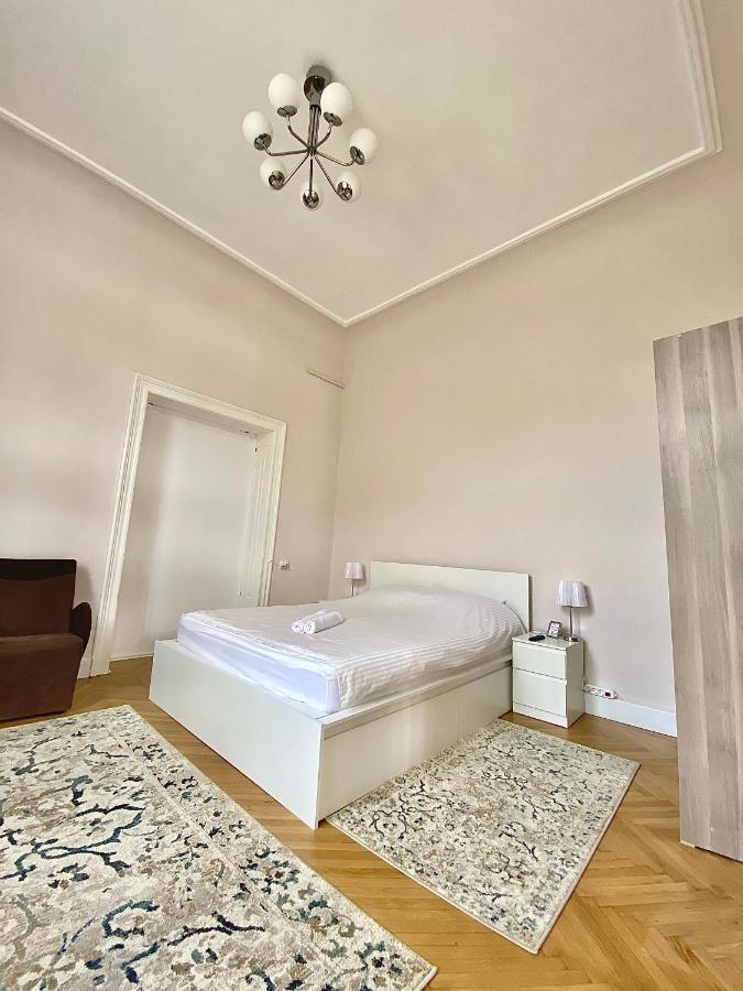 Km 0 Studio Bukarest Kültér fotó