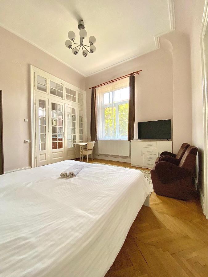 Km 0 Studio Bukarest Kültér fotó